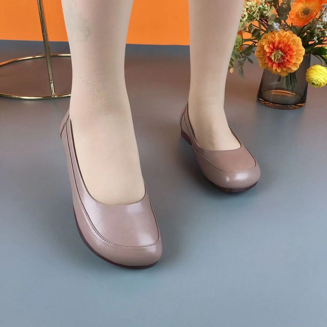 Zapatos sencillos de cuero con punta redonda