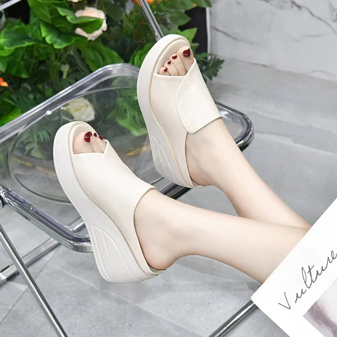 Zapatillas de cuña con boca de pez