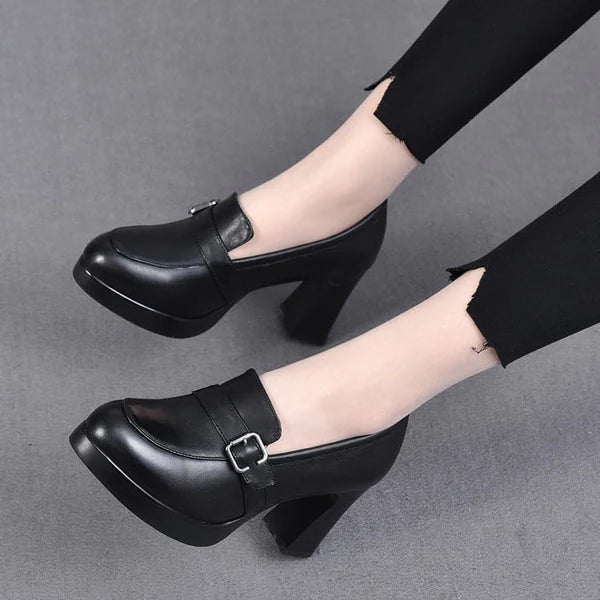 Zapatos de cuero de tacón alto de moda