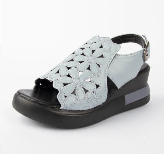 2025 Sandalias de cuña con flores recortadas