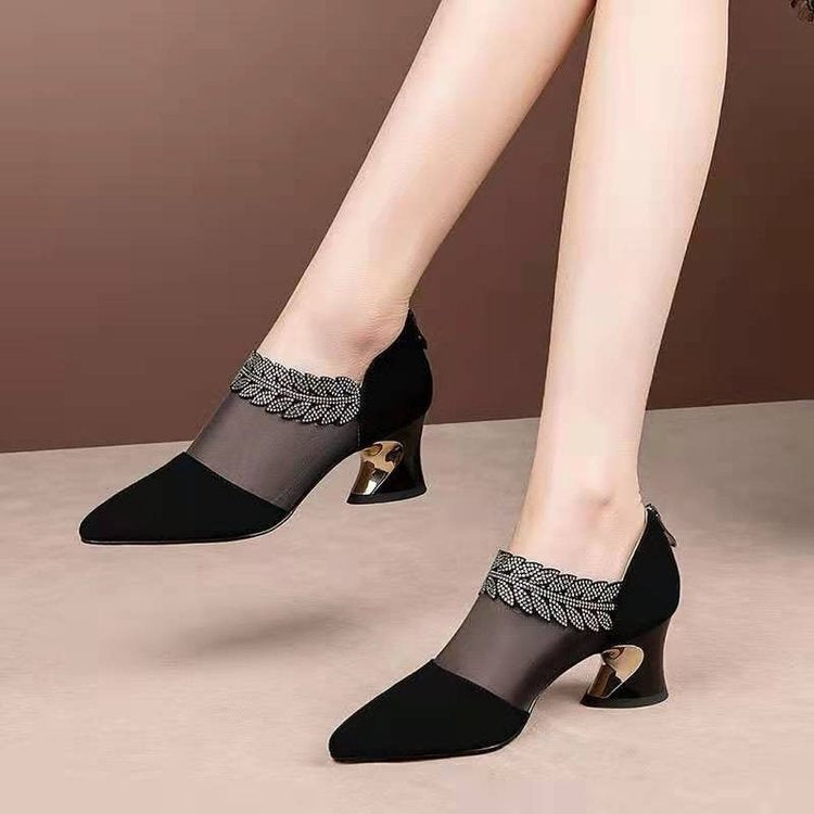 Sandalias de tacón con recortes