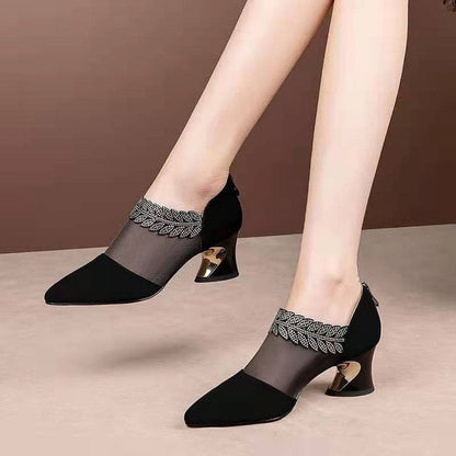 Sandalias de tacón con recortes