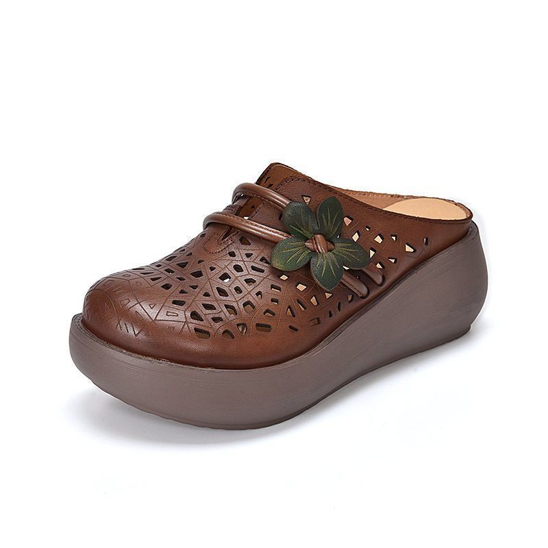 Sandalias retro perforadas