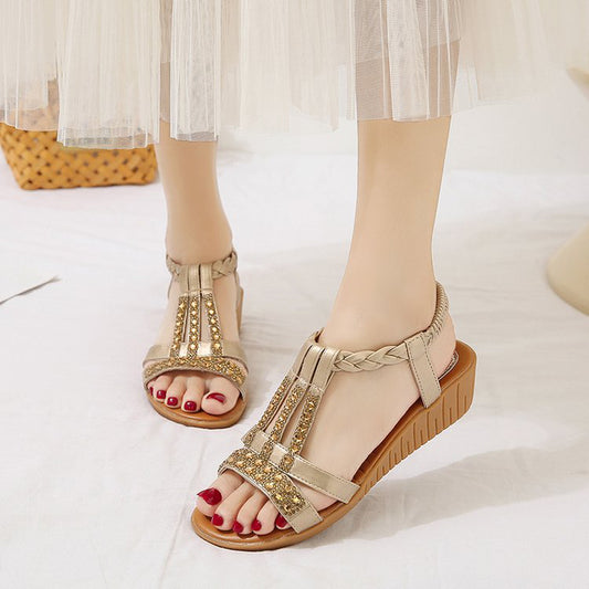 Sandalias de mujer adornadas con strass