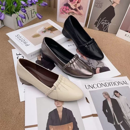 Elegantes zapatos de piel con punta