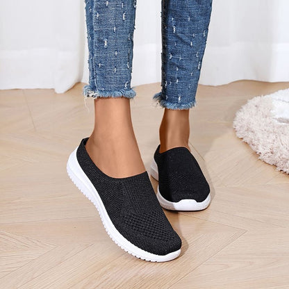 Zapatillas de tenis cerradas con suela blanda