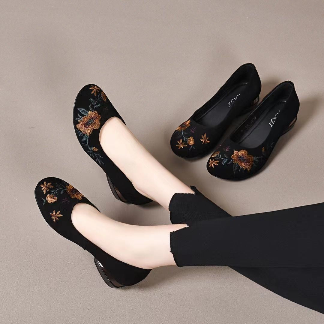 Zapatos bordados de alta gama 2025 zapatos de madre con suela suave