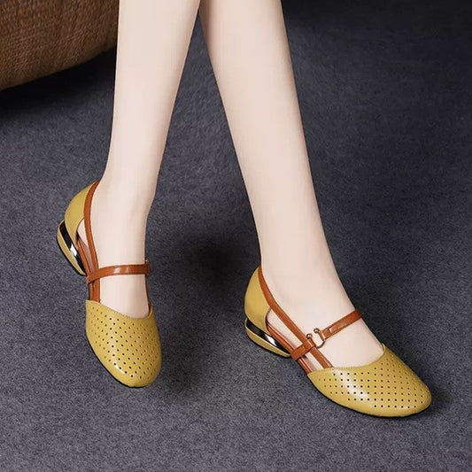 Sandalias con talón grueso en el talón femenino nuevas zapatillas frías de piel blanda en verano 2025