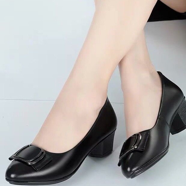Nuevos zapatos de trabajo cómodos para madres de mediana edad y ancianos en primavera de 2025