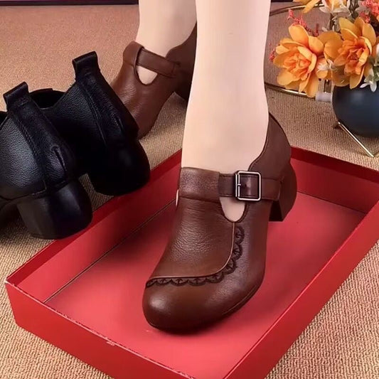 Zapatos de piel con tacón grueso y punta redonda