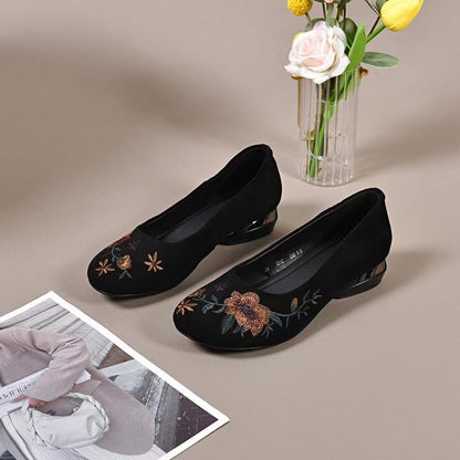 Zapatos bordados de alta gama 2025 zapatos de madre con suela suave