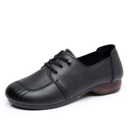 Nuevos zapatos de tablero para madres en primavera 2025 zapatos retro de ocio para personas de mediana edad y ancianos con suelas planas