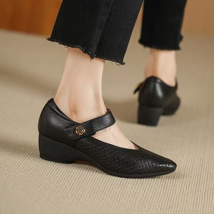 Zapatos de piel con tacón grueso y cuña hueca