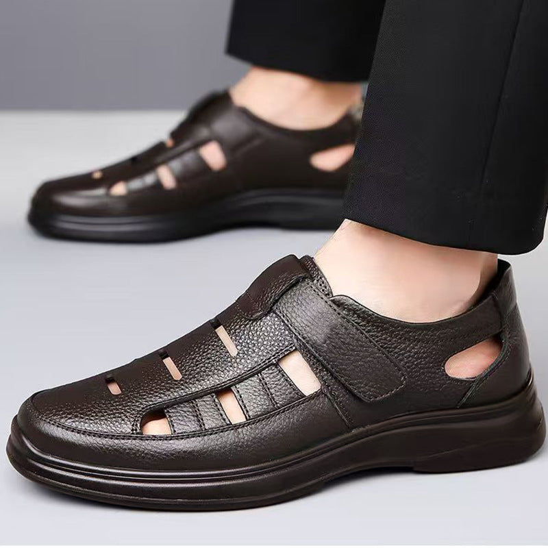 Sandalias cerradas y perforadas