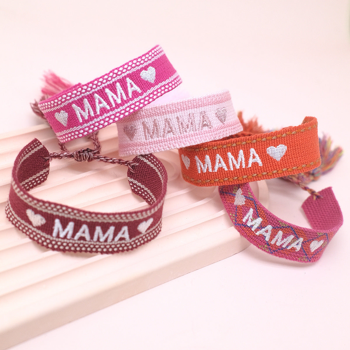 Pulsera de la suerte MAMA—compre uno y llévese otro gratis