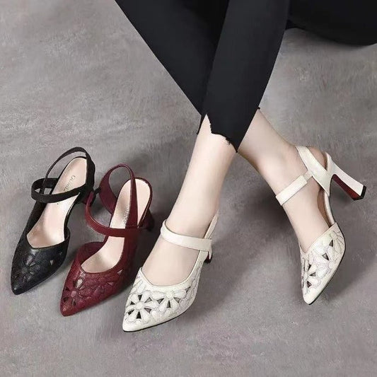 Primavera y verano, el nuevo modelo de hebillas gruesas y puntiagudas con tacones altos está hueco en la moda.