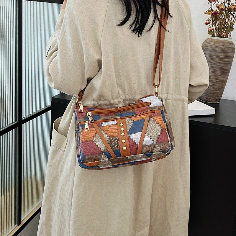 Bolso de piel de colores con cuentas
