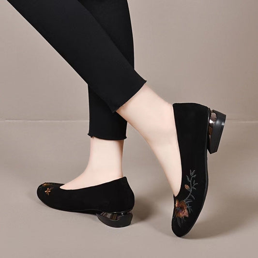 Zapatos bordados de alta gama 2025 zapatos de madre con suela suave