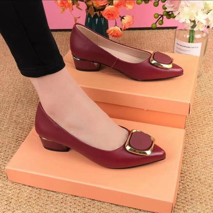 Zapatos individuales de piel realmente suave para mujeres 2025 nuevos zapatos de mujer cómodos con punta de moda