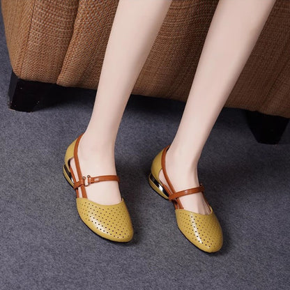 Sandalias con talón grueso en el talón femenino nuevas zapatillas frías de piel blanda en verano 2025