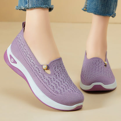 Zapatos todas las mujeres toman un nuevo zapato de tela de primavera, zapatos de madre ligeros 2025