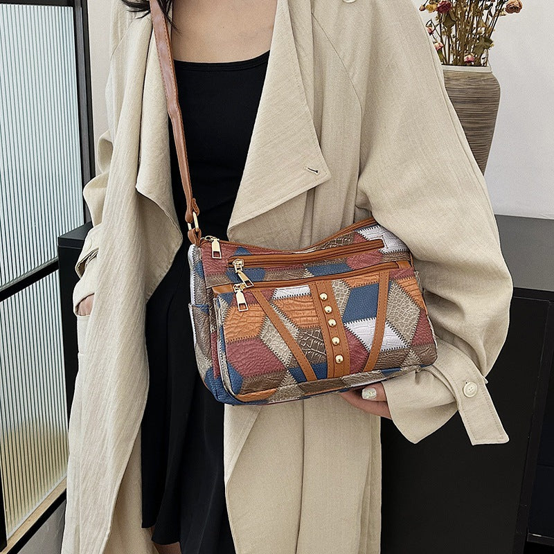 Bolso de piel de colores con cuentas