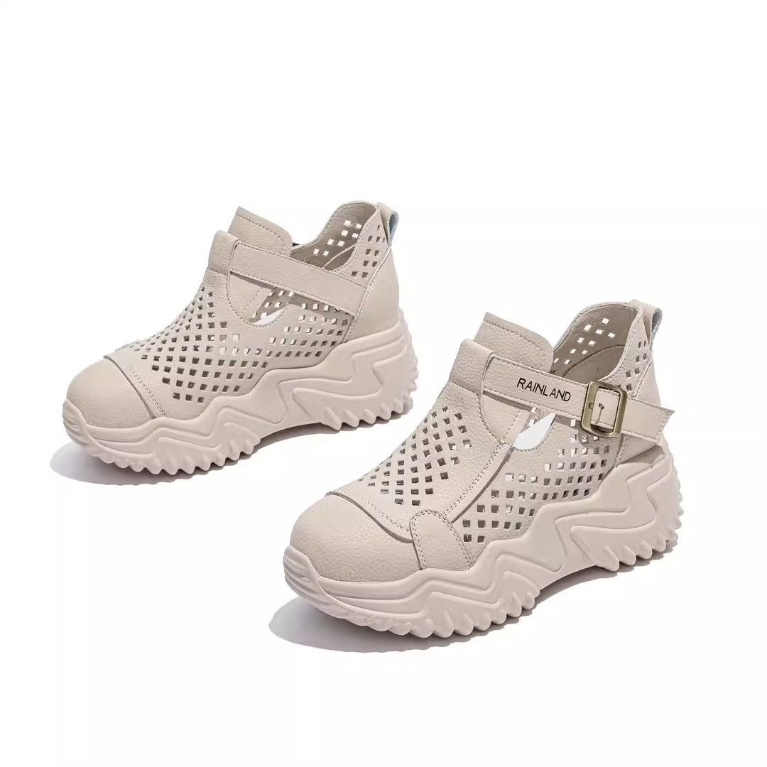 Sandalias de plataforma con agujeros huecos