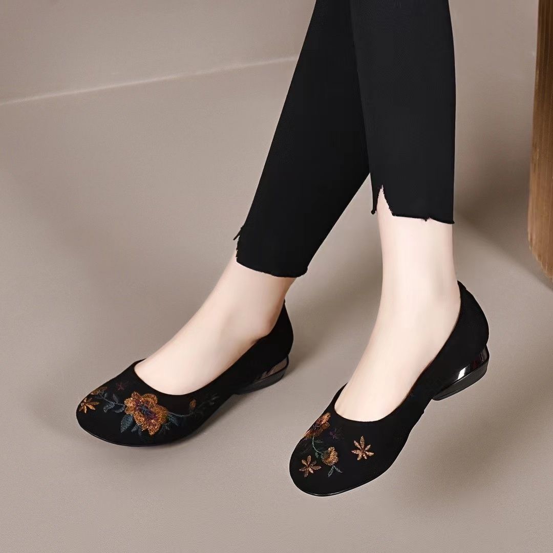 Zapatos bordados de alta gama 2025 zapatos de madre con suela suave