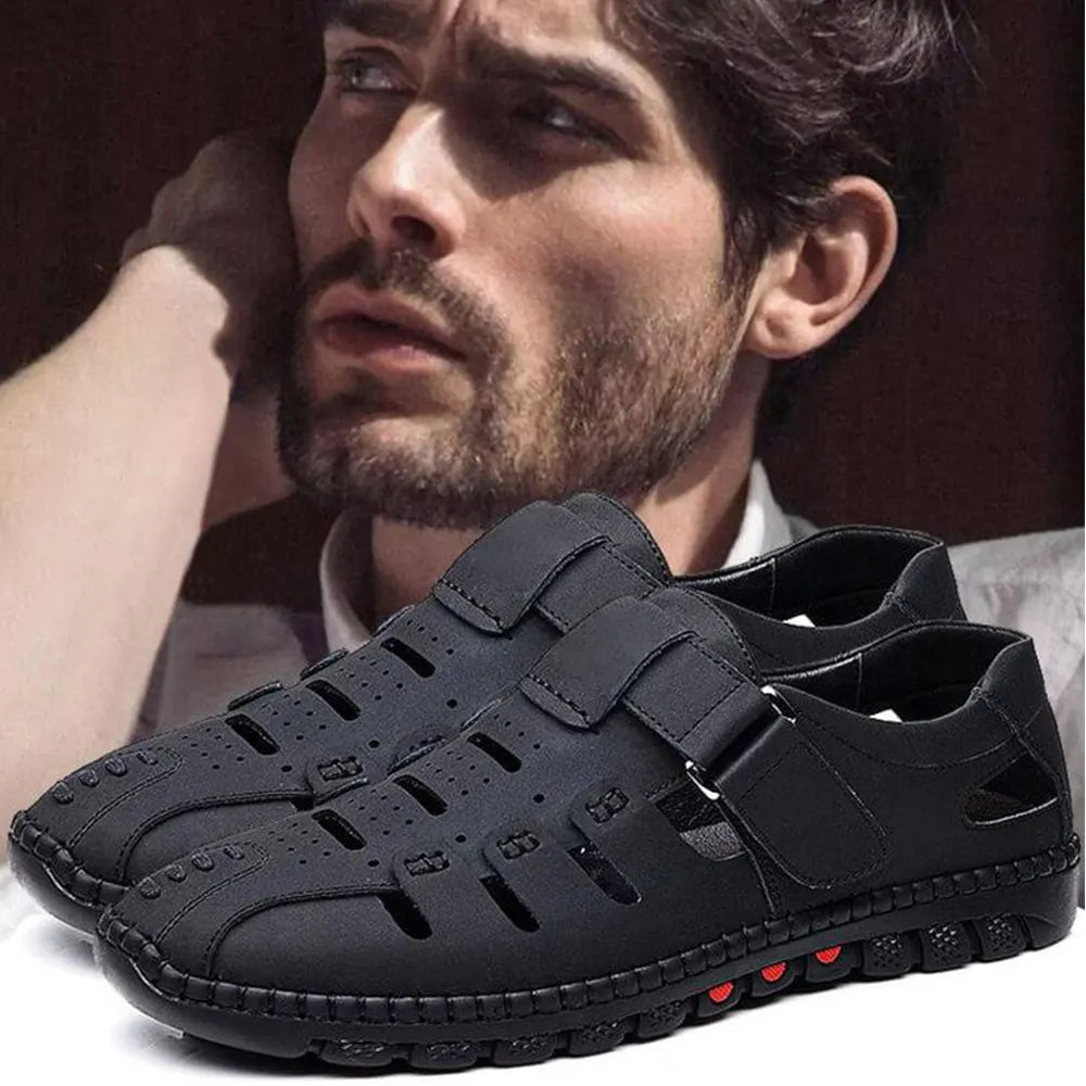 Sandálias masculinas elegantes com recorte de couro