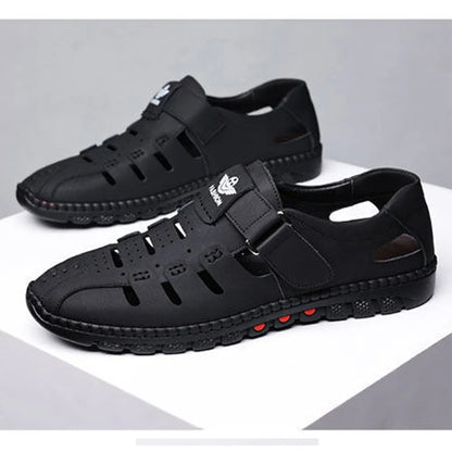 Sandálias masculinas elegantes com recorte de couro